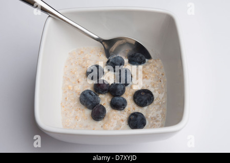 Porridge con mirtilli Foto Stock