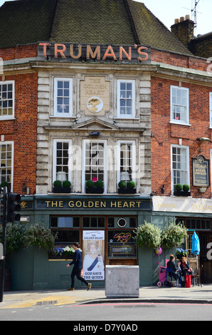 Il cuore d'Oro Pub, Commercial Street, Londra, Engand Foto Stock
