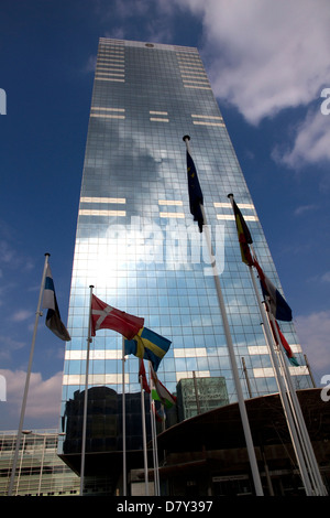 Torre Sud, (Tour du Midi), (Zuidertoren), Corpo nazionale belga Ufficio pensioni,adiacente alla stazione ferroviaria, Bruxelles, Belgio Foto Stock