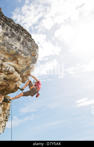 Scalatore scala ripida roccia Foto Stock