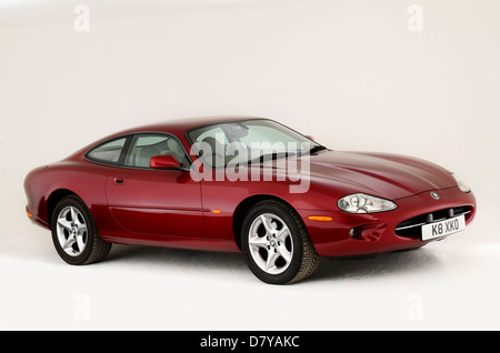 1999 la Jaguar XK8 Coupé Foto Stock