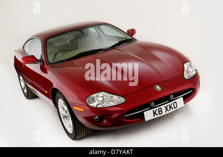 1999 la Jaguar XK8 Coupé Foto Stock