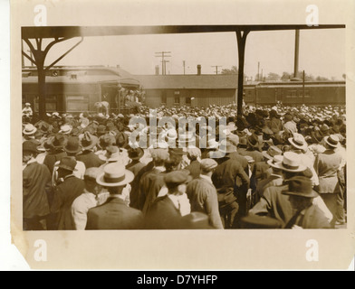 Questa immagine cattura il presidente Woodrow Wilson durante il suo tour di lingua negli Stati Uniti. Il tour mirava a promuovere il sostegno alla società delle Nazioni dopo la prima guerra mondiale, in particolare nel Missouri e a St. Joseph. Foto Stock