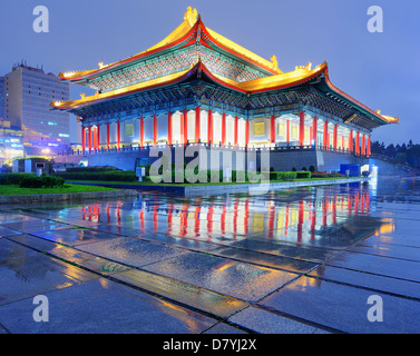 Teatro Nazionale di Taiwan in Piazza Libertà, Taipei, Taiwan. Foto Stock