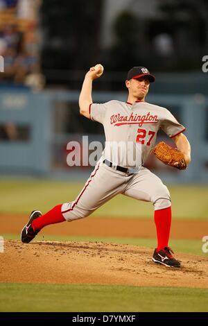 Los Angeles, Stati Uniti d'America. 15 Maggio, 2013. Washington brocca Giordania Zimmermann durante l'azione in un Major League Baseball gioco tra i Los Angeles Dodgers e i cittadini al Dodger Stadium di Los Angeles, California.....Daniel Gluskoter/CSM Foto Stock