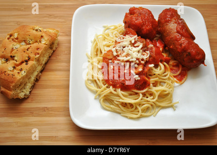 Spaghetti italiano Cena con salumi Foto Stock