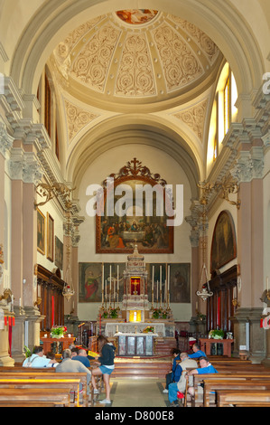 All'interno della chiesa di Santa Maria, Pieve di Cadore, Dolomiti, Italia Foto Stock