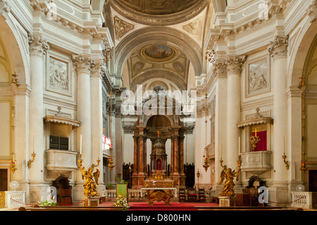 All'interno della chiesa di Santa Maria del Rosario, Venezia, Italia Foto Stock