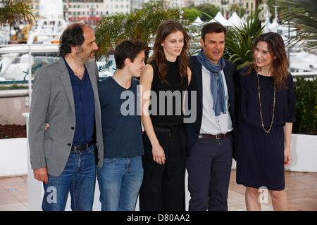 Cannes, Francia. 16 maggio 2013. TEAM.Jeune & Jolie photocall su 66 Cannes Film Festival.Cannes, Francia.Maggio 16, 2013.(Immagine di credito: © Roger Harvey/Globe foto/ZUMAPRESS.com/Alamy Live News) Foto Stock