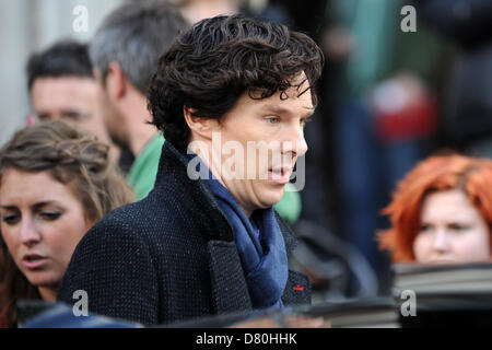 Cardiff, Galles, UK. 16 maggio 2013. BBC mostrano Sherlock è stata girata a Cardiff University di Glamorgan edificio su King Edward VII Avenue, Cardiff. Immagine mostra Benedetto Cumberbatch che interpreta il ruolo di Sherlock Holmes. PIC: Matteo Horwood/Alamy Live News Foto Stock