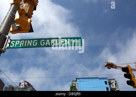 Spring Garden Road è un popolare quartiere dello shopping di Halifax, Nova Scotia. Foto Stock