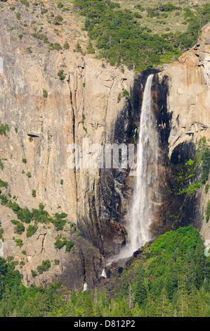 Bridalveil rientra nel parco nazionale di Yosemite visto dalla cupola sentinel Foto Stock