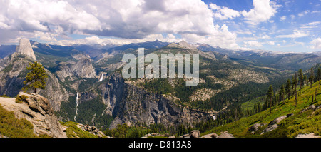 Vista panoramica del Parco Nazionale di Yosemite in California Foto Stock