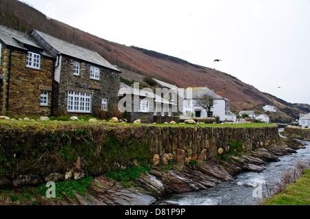 Boscastle,Cornwall,pittoresco porto protectyed,National Trust,popolare destinazione turistica,soggette a inondazioni in 2004 Foto Stock