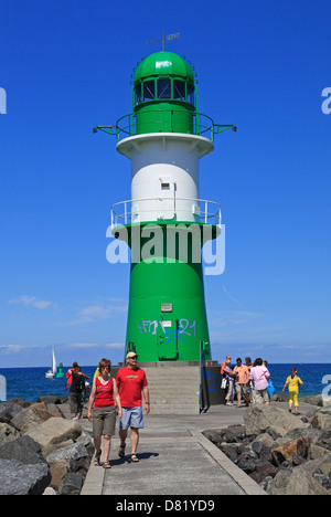 Faro a Warnemünde, mar baltico, Rostock, Mecklenburg, Germania Foto Stock