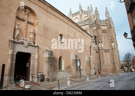 TOLEDO - Marzo 8: Monasterio San Juan de los Reyes o il monastero di San Giovanni del re il 8 marzo 2013 a Toledo, Spagna. Foto Stock