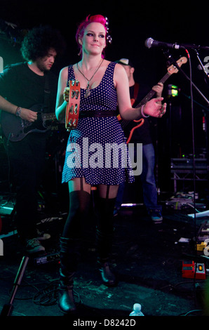 Molly McQueen (figlia di Midge Ure & Annabelle Giles) performing live at The O2 Academy Sheffield, Inghilterra - 29.02.12 Foto Stock