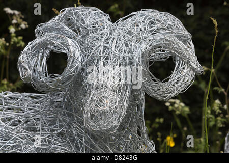 Londra, Regno Unito. Il 17 maggio 2013. Build-fino a Chelsea Flower Show 2013, dove composizioni floreali e giardini stanno lentamente prendendo posto precedendo la prossima settimana la mostra. Nella foto: Le Jardin De Yorkshire. Foto: Nick Savage/Alamy Live News Foto Stock