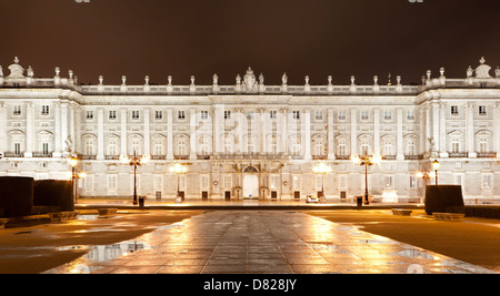 MADRID - MARZO 10: facciata nord del palazzo reale o palazzo reale Foto Stock