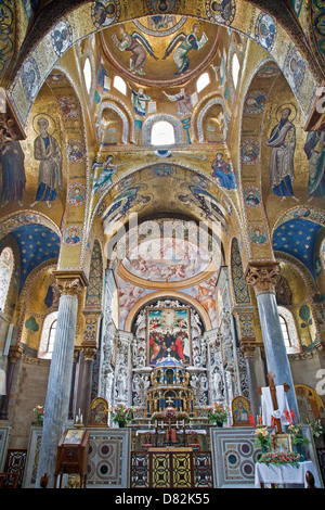 PALERMO - Aprile 8: mosaico bizantino dalla chiesa di Santa Maria dell' Ammiraglio Foto Stock