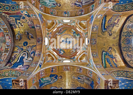 PALERMO - Aprile 8: mosaico bizantino dalla chiesa di Santa Maria dell' Ammiraglio Foto Stock