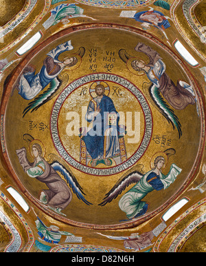 PALERMO - Aprile 8: mosaico di Gesù Cristo dalla cupola della chiesa di Santa Maria dell' Ammiraglio Foto Stock