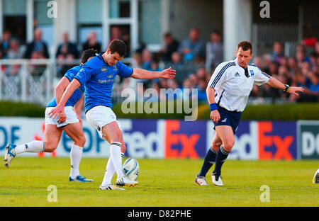 Dublino, Irlanda. Il 17 maggio 2013. Johnny Sexton (Leinster) scende durante la Amlin Cup finale tra Leinster e Stade Francais dalla Royal Dublin Society. Credit: Azione Plus immagini di Sport / Alamy Live News Foto Stock