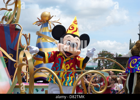 Mickey Mouse carattere sulla Disney World parade Foto Stock