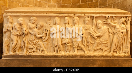 PALERMO - Aprile 8: sollievo da uno del medio evo tombe sotto la cattedrale il 8 aprile 2013 a Palermo, Italia. Foto Stock