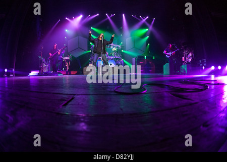 American band progressive metal Dream Theater performing live presso al Coliseu dos Recreios. Lisbona, Portogallo - 26.02.12 Foto Stock