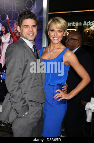 Jeremy Jordan, Ashley Spencer la premiere del "rumore gioioso" tenutasi presso il Teatro Cinese - Gli arrivi di Los Angeles, California - Foto Stock