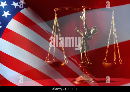 Bandiera americana sulla bilancia della giustizia concetto Foto Stock