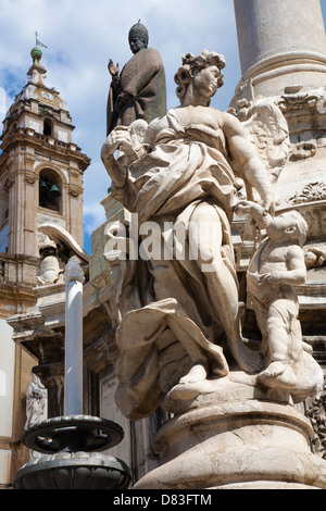 Palermo - Angelo statua da colonna barocca della Vergine Maria e di San Domenico - San Domenico Chiesa Foto Stock