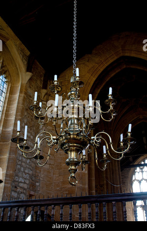 Lampadario nel St. Mary's Minster Chiesa, Ilminster, Somerset, Inghilterra, Regno Unito Foto Stock