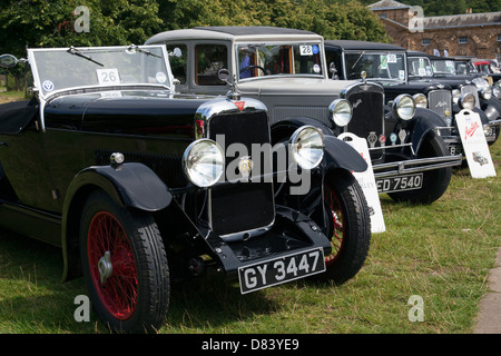 Un classico & vintage car show a Chatsworth, Derbyshire, England, Regno Unito Foto Stock