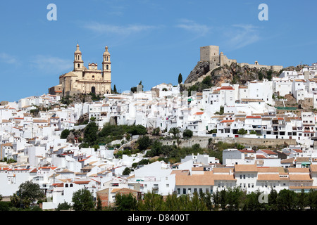 Bianco città andalusa Olvera, Spagna Foto Stock