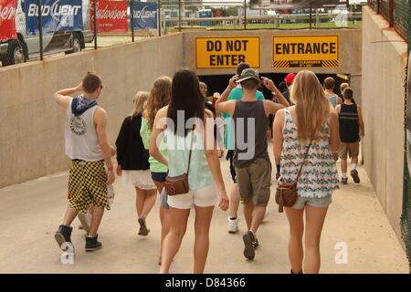 Baltimore, Maryland, Stati Uniti d'America. 18 Maggio, 2013. Preakness giorno - tunnel per l'infield (credito Immagine: © Sue Kawczynski/eclipse/ZUMAPRESS.com) Foto Stock