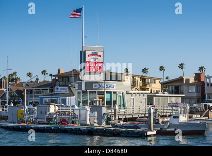 Marine Stazione di rifornimento di carburante in Newport Beach. Foto Stock