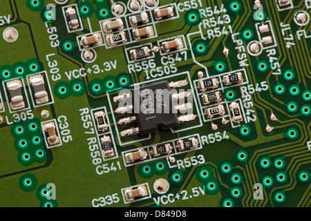 Chip di circuito integrato su una scheda di circuito Foto Stock