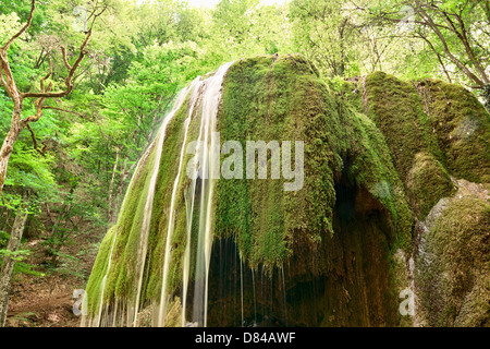 Cascata 'Silver ruscelli' in Crimea. L'Ucraina . Foto Stock