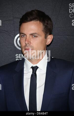 Cannes, Parigi. 18 Maggio, 2013. Attore Casey Affleck assiste la premiere di 'non ai loro Corpi Santi' durante il 66° Festival Internazionale del Cinema di Cannes a Espace Miramar di Cannes, Francia, il 18 maggio 2013. Foto: Hubert Boesl/dpa/Alamy Live News Foto Stock