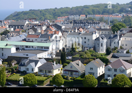 Vista aerea di case in St Peter Port Guernsey Foto Stock