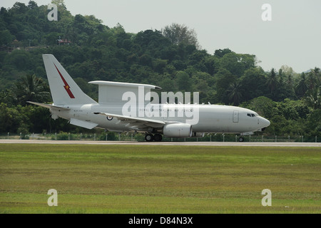 Marzo 31, 2013 - Un Boeing E-7A Wedgetail della Royal Australian Air Force rullaggio all'Aeroporto di Langkawi, Malesia. Foto Stock