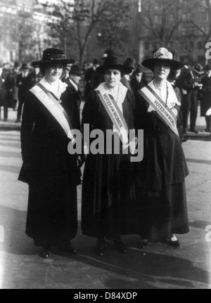 Suffragettes, la sig.ra John Blair, la sig.ra N. de R. Whitehouse, la sig.ra J.L. Laidlaw, STATI UNITI D'AMERICA Foto Stock