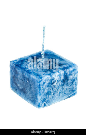 Piazza candela blu isolato su uno sfondo bianco. Foto Stock