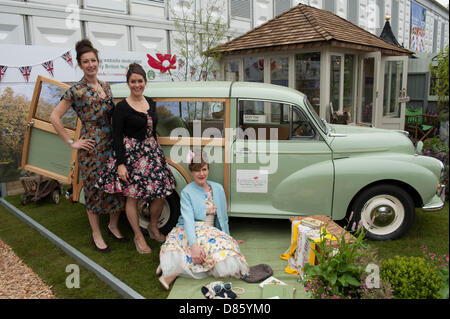 20.5.2013, Londra, Regno Unito. Anni sessanta display a tema sul British Vivaio stand di guida della RHS Chelsea Flower Show Premere Giorno. Foto Stock