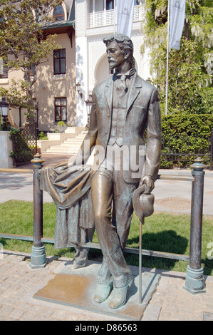 Il monumento in bronzo Anton Chekhov, Yalta, Crimea, Ucraina, Europa orientale Foto Stock