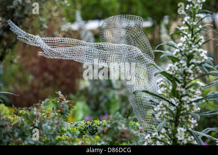 Londra, Regno Unito. 20 Maggio 2013.L'Arthritis Research giardino. Il primo giorno del Chelsea Flower Show. Il Royal Hospital Chelsea. Credito: Guy Bell/Alamy Live News Foto Stock