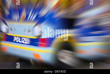 Germania, auto della polizia con effetto zoom Foto Stock