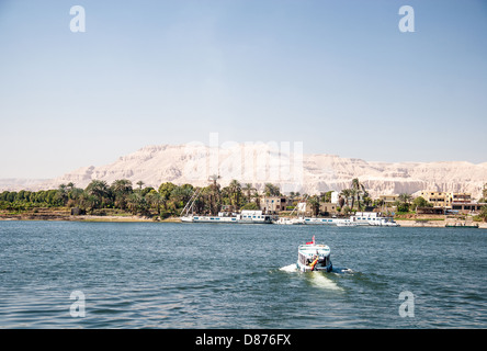 Paesaggi acquatici a Nilo nei pressi di Luxor in Egitto Foto Stock